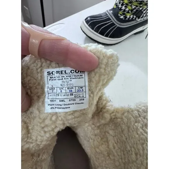 "SOREL" Tivoli, Women's Boots,Houndstooth Plaid, Winter, Waterproof, 7, SEE PICS - Picture 2 of 10